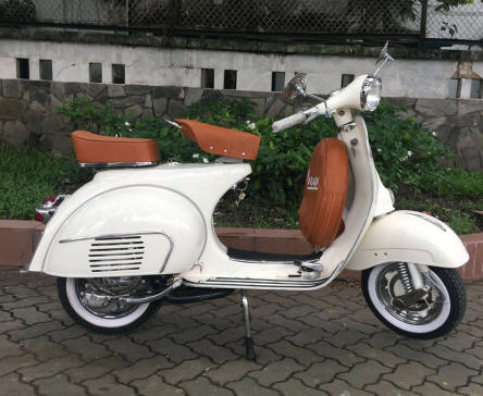 Vespa VBB 150 in Ivory